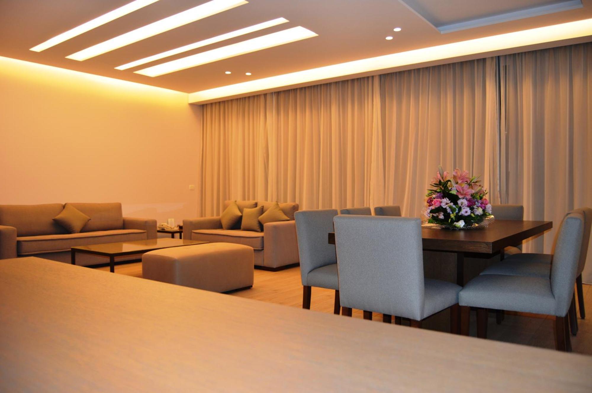Country Lodge Hotel & Resort Beirut Zimmer foto