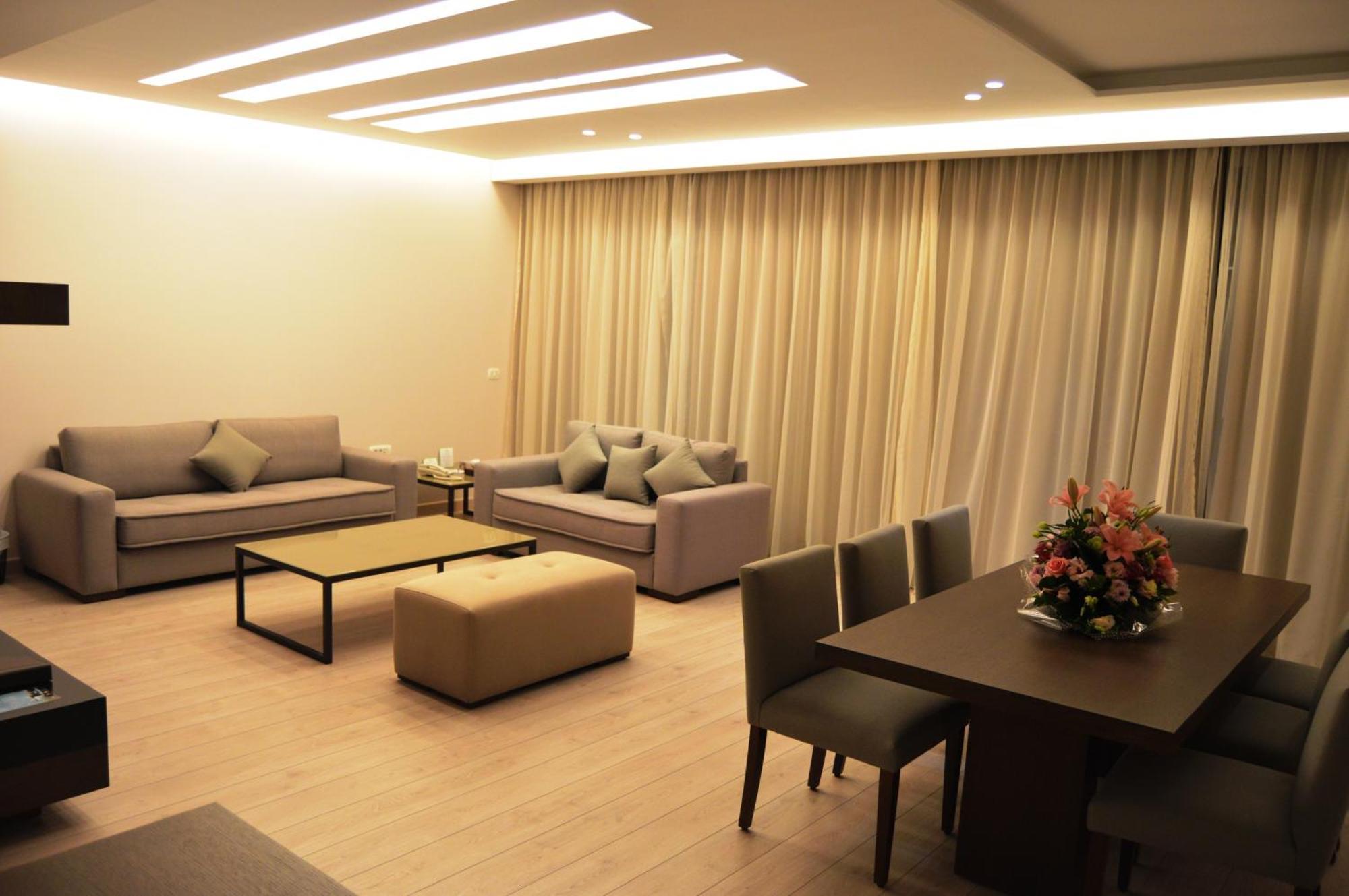 Country Lodge Hotel & Resort Beirut Zimmer foto