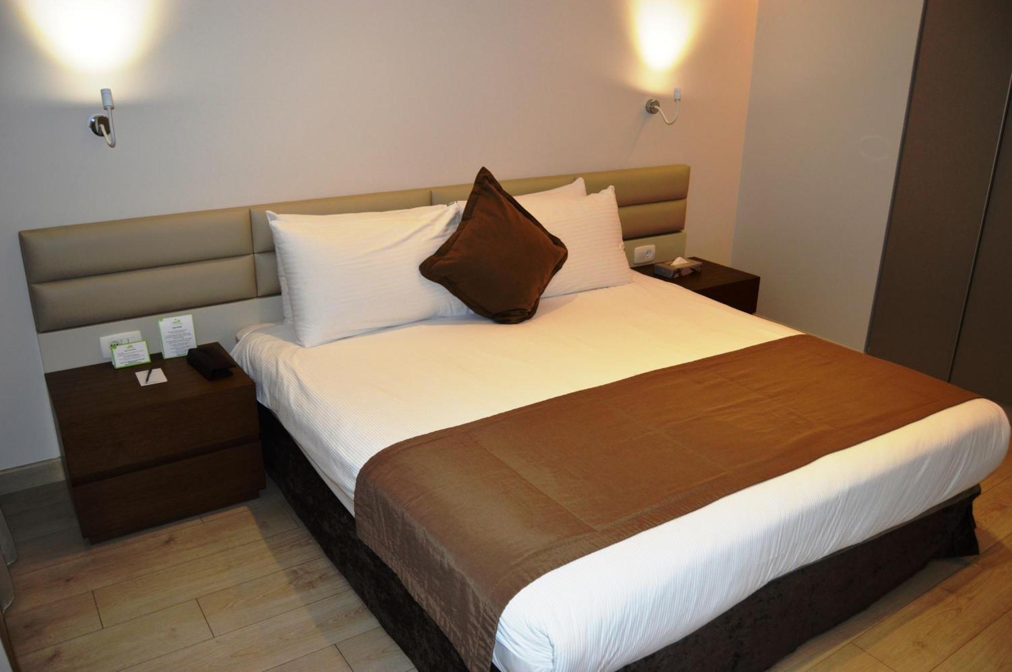Country Lodge Hotel & Resort Beirut Zimmer foto