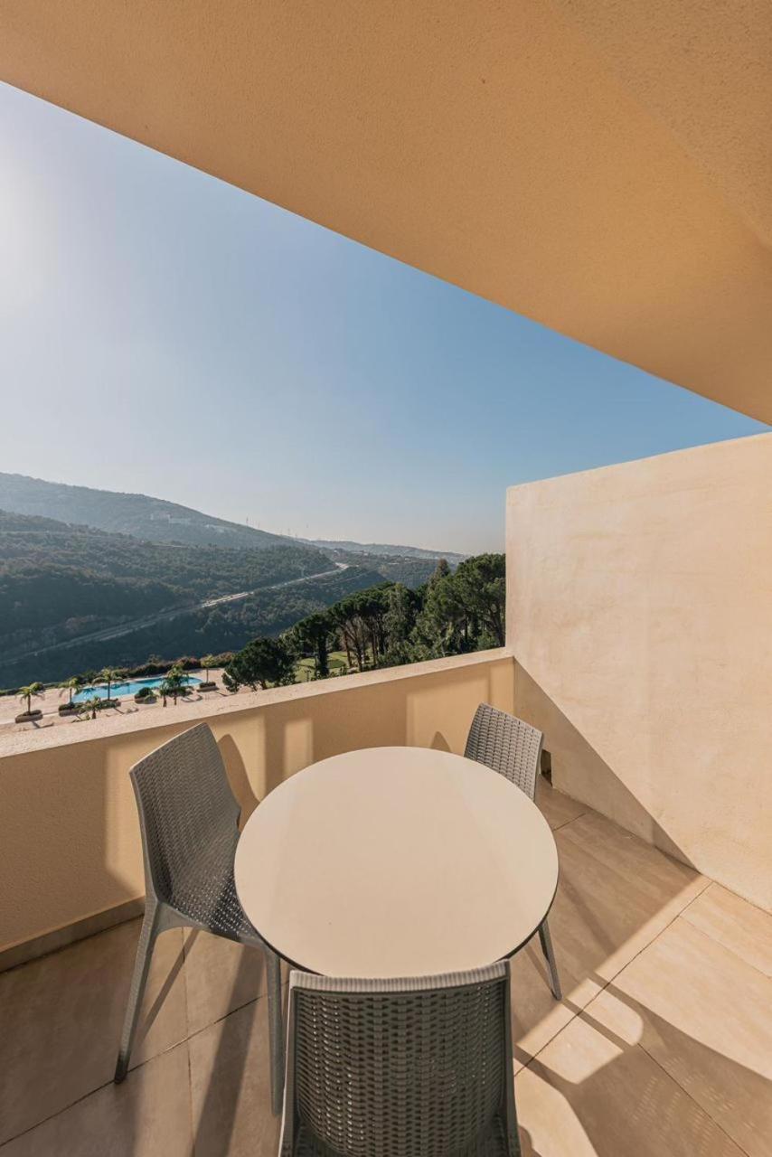 Country Lodge Hotel & Resort Beirut Exterior foto