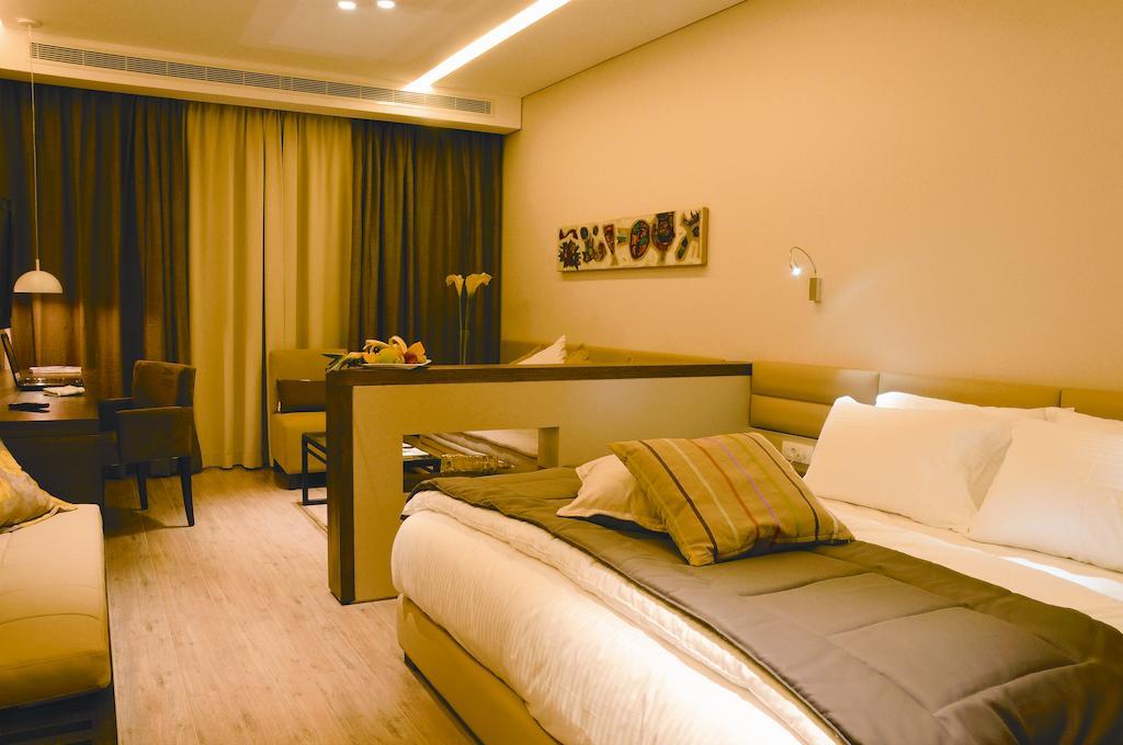 Country Lodge Hotel & Resort Beirut Exterior foto