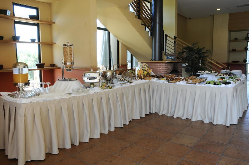 Country Lodge Hotel & Resort Beirut Exterior foto